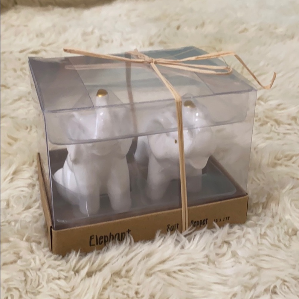 AMERICAN ATELIER White Elephant Salt & Pepper Shaker
